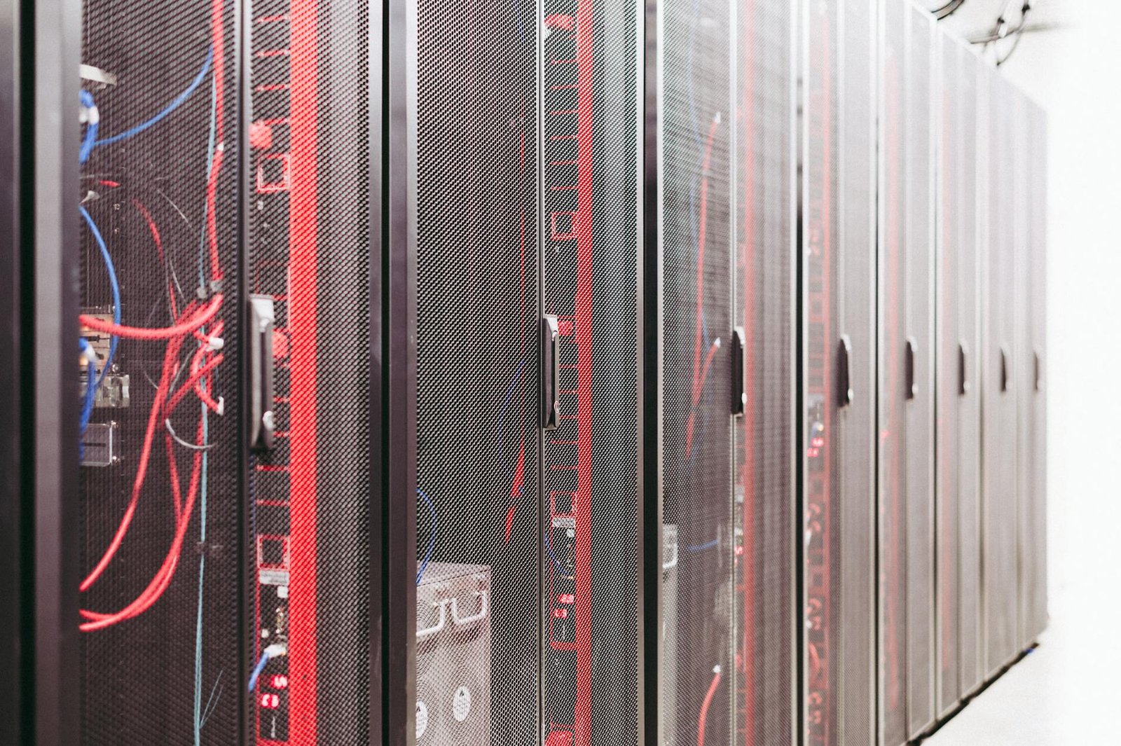 PostgreSQL 18 Async I/O on VPS: Real Benchmarks vs PostgreSQL 17 (2026 Upgrade Guide)